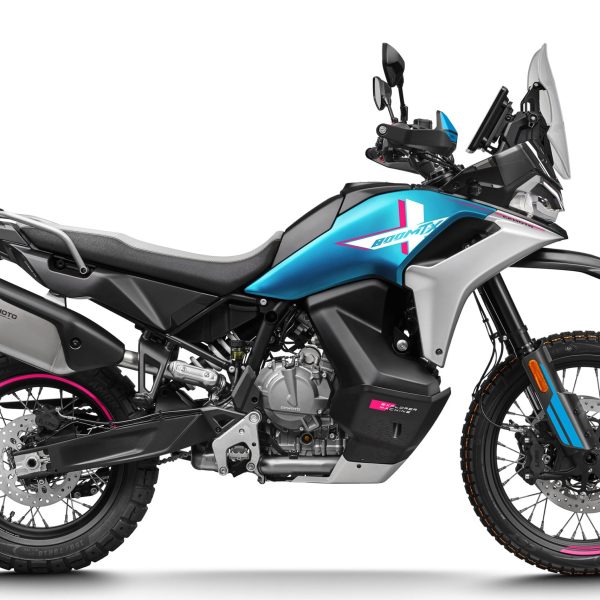 800MT-X_Zephyr Blue_Tall Seat_Right